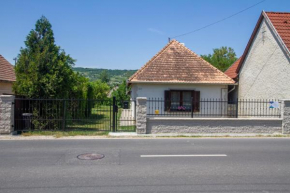 Főnix Ház, Pecsely